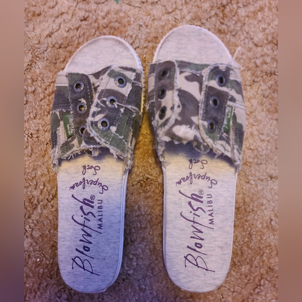 size 8.5 camo sandles